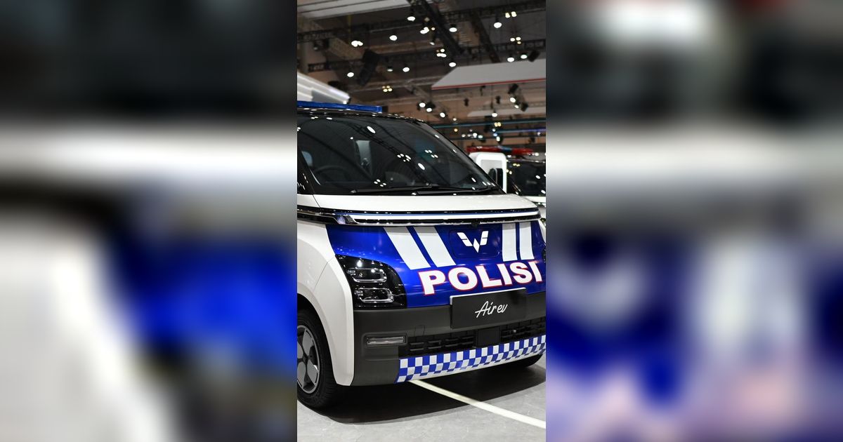 Wuling Air ev Banyak Gaya di GIIAS 2023: Dari Mobil Polisi hingga Ambulans