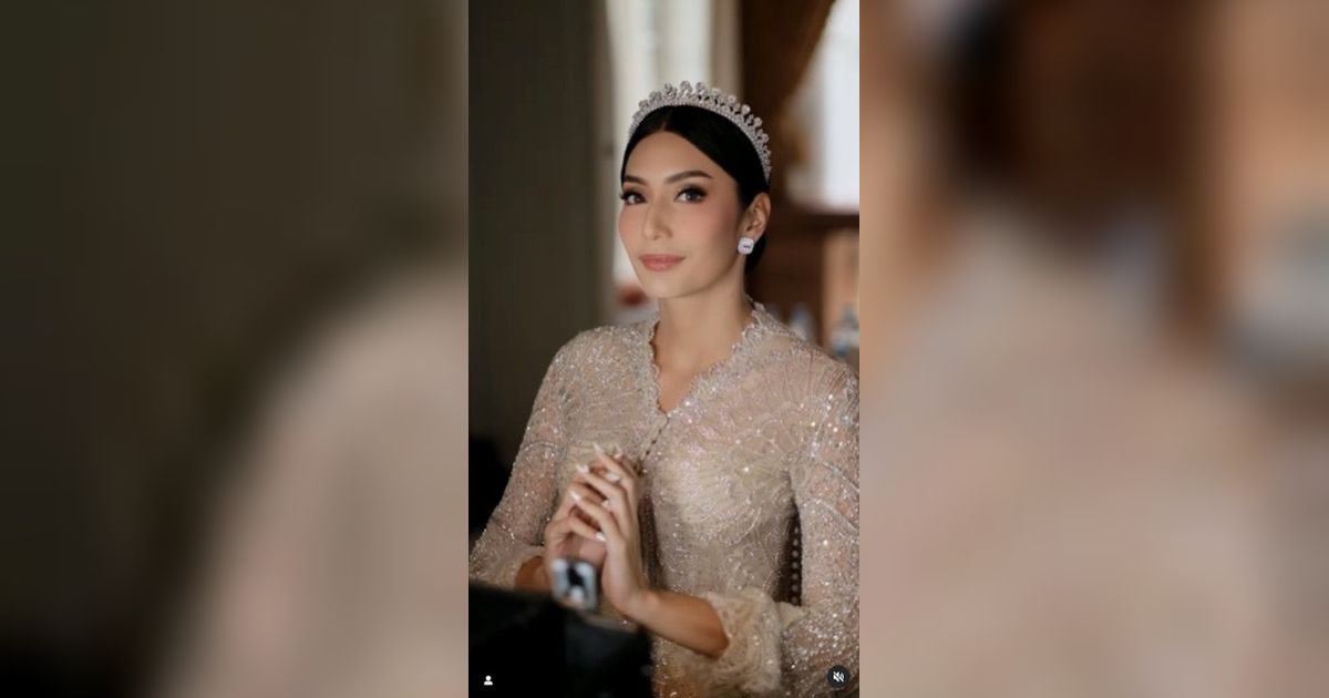 8 Foto Keelokan Tyas Mirasih dalam Pernikahan Keduanya, Seperti Ratu dengan Mahkota