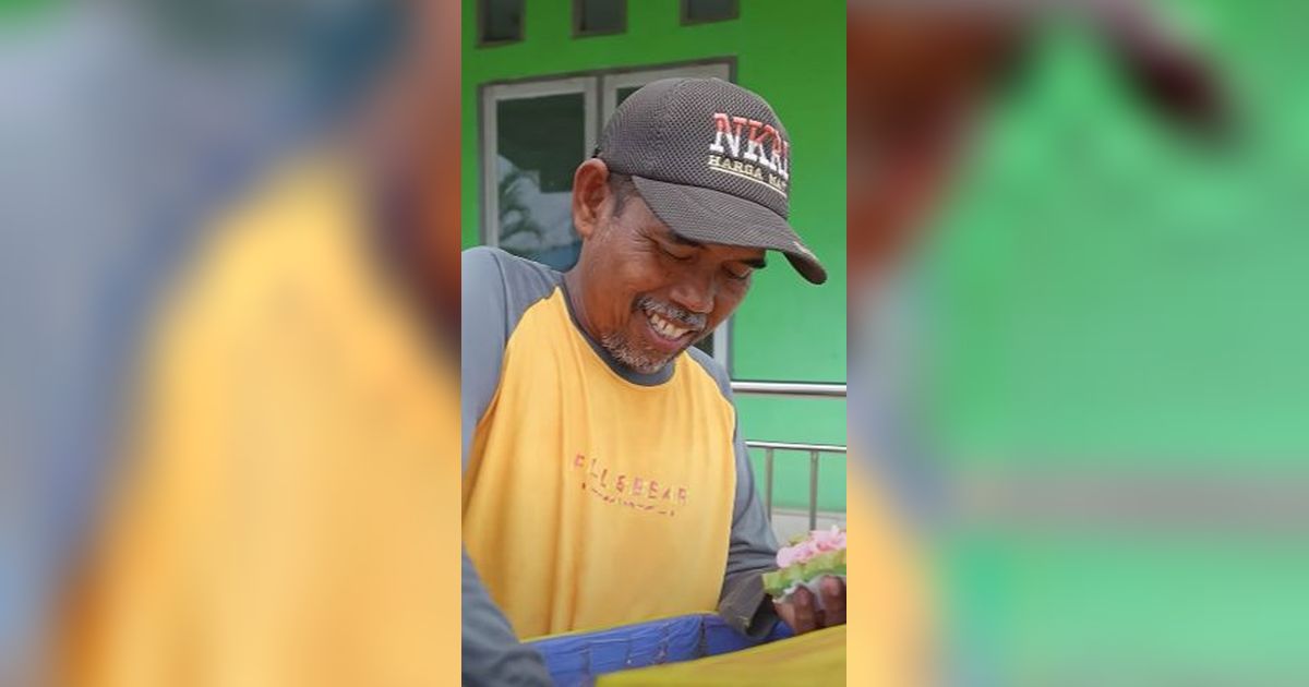 Usai Salat Dhuha Penjual Es Krim ini Kaget Ada Pembeli Satu Porsi Rp500 Ribu 'Terima Kasih ya Allah'