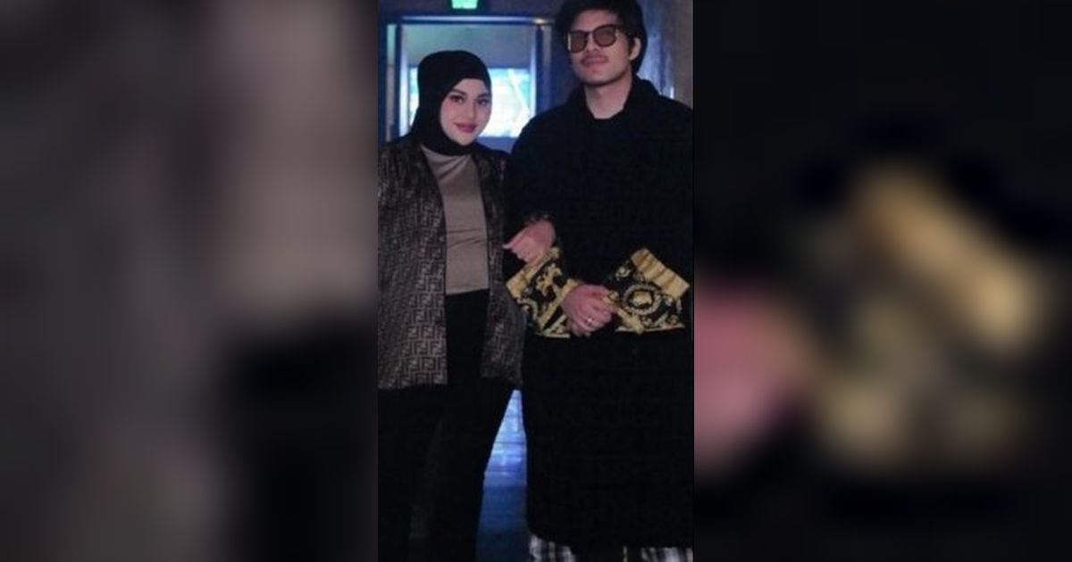 Mewah, Kisah Cinta Atta dan Aurel Hermansyah Dikemas Cantik dalam Cincin Diamond