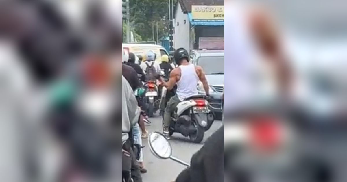 Video Viral Bule Angkat Barbel di Tengah Jalan Bali, Aksinya Curi Perhatian