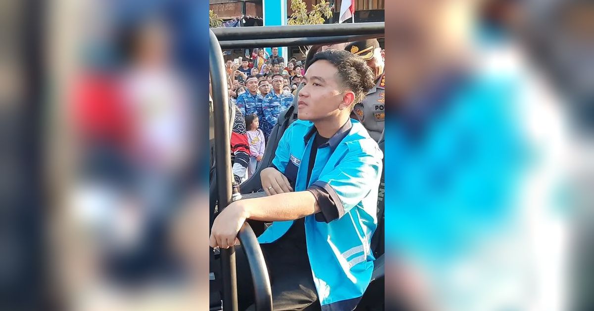 VIDEO: Gibran Rakabuming Jawab Teka-Teki di Balik Baju 'Petugas Parkir' Dipakainya