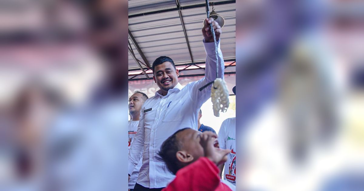 Makna Postingan Bobby Nasution Bersama Jokowi dan Relawan