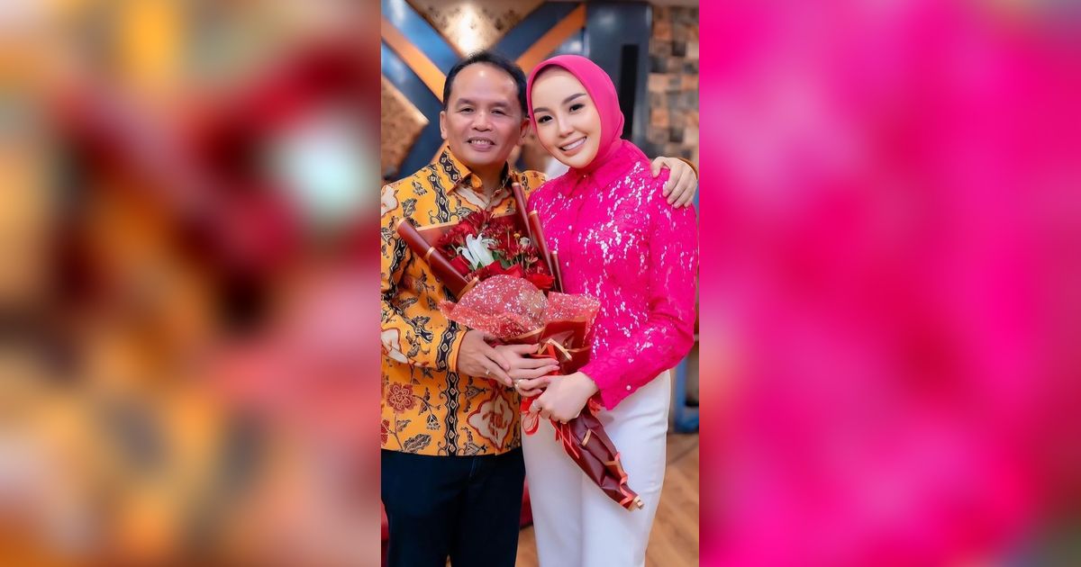 Merayakan Ulang Tahun ke-24, Thisia Halijam, Istri Agustiar Sabran Mantan Suami Ussy Sulistiawaty, Mendapat Kejutan Tengah Malam