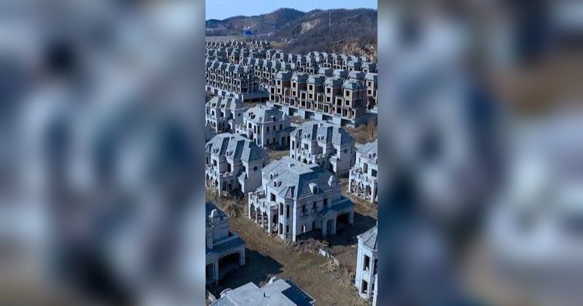 Penampakan Ratusan Rumah Mewah Terbengkalai Jadi Kota Hantu