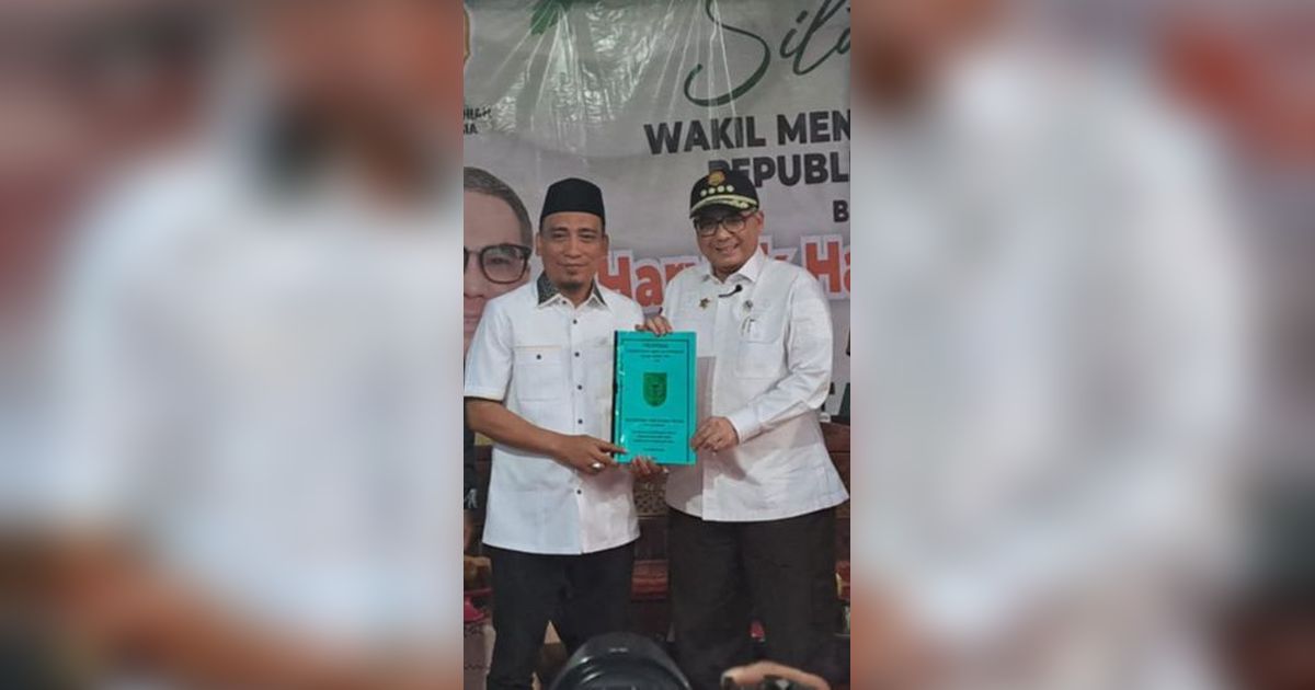 Wamentan Dorong Inovasi dan Hilirisasi Komoditas Kelapa di Indragiri Hilir