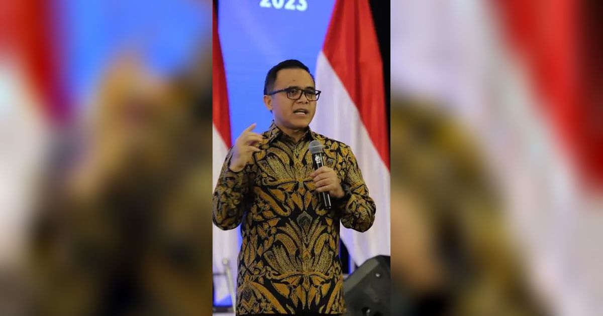 Gaji Naik 8 Persen, PNS Jangan Lagi Sibuk Rapat Sana-Sini