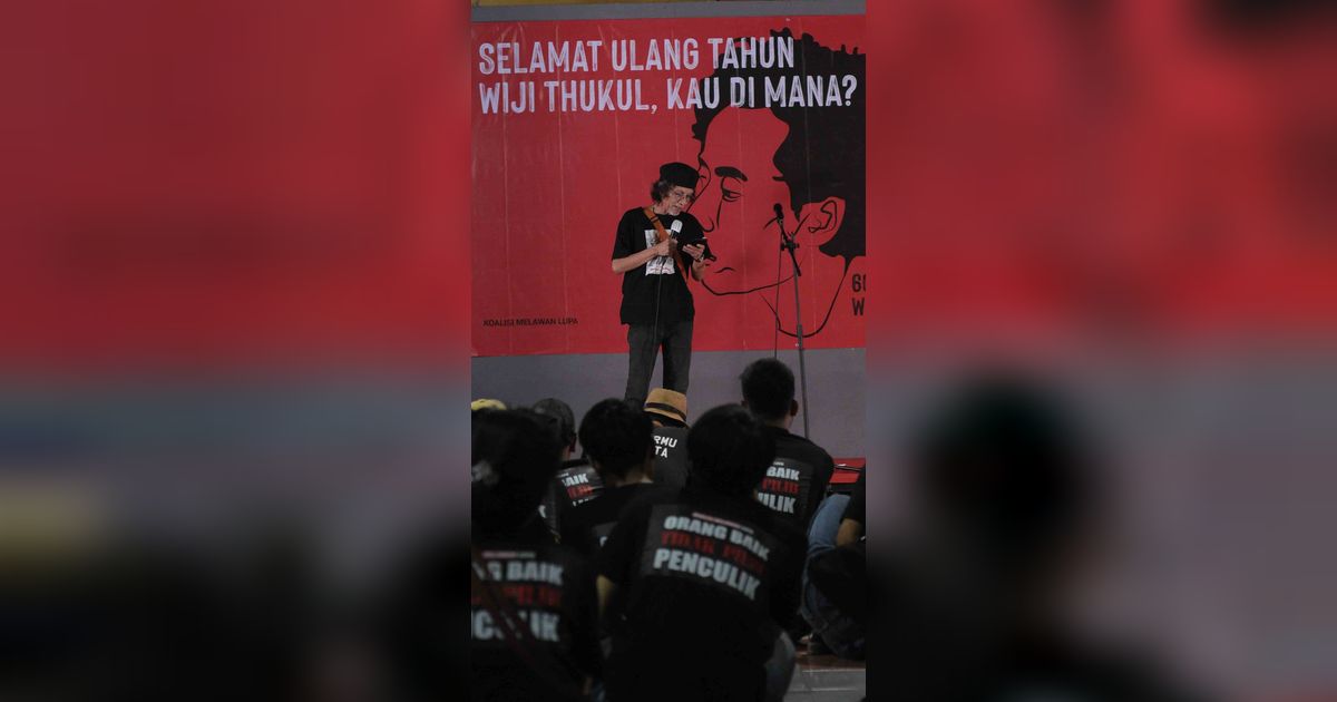 FOTO: Memperingati Ulang Tahun ke-60 Wiji Thukul yang Hilang dan Tak Pernah Kembali