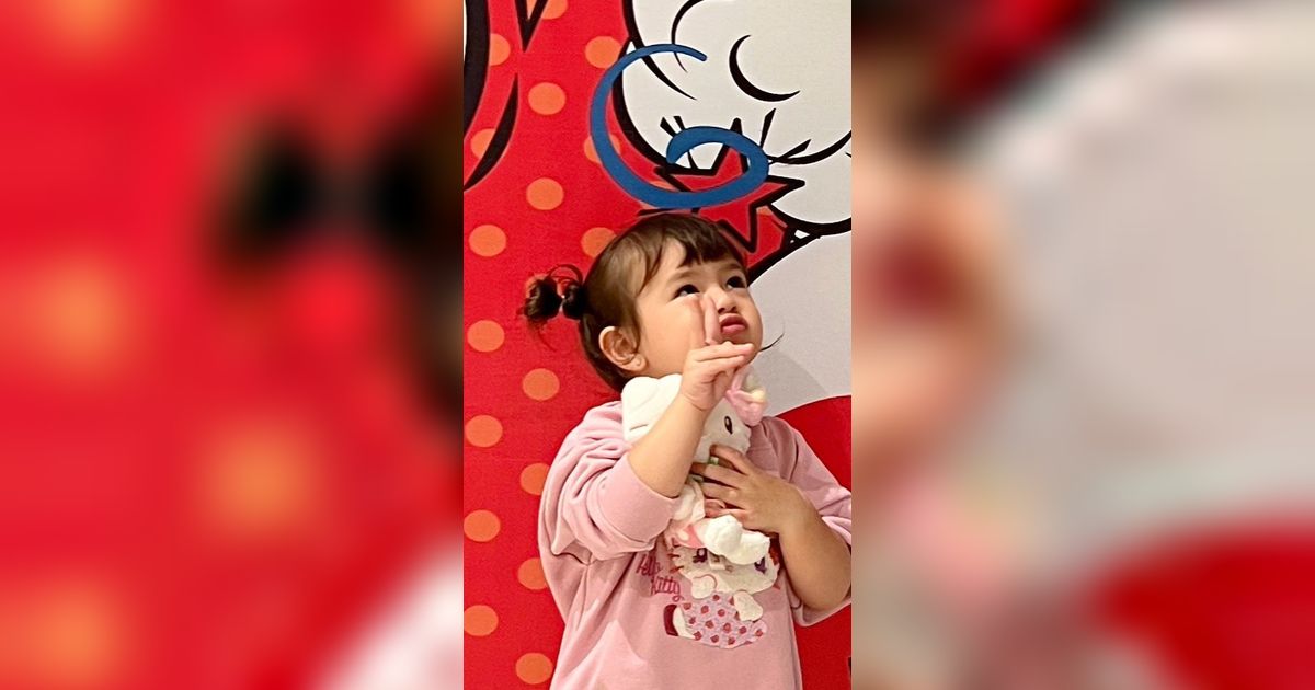 10 Potret Terbaru Chloe Anak Asmirandah dan Jonas Rivanno Jelang Usia 3 Tahun, Gayanya Makin Gemesin!