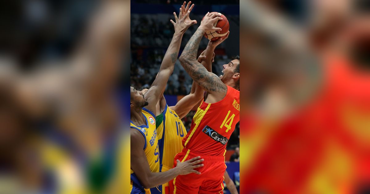 FOTO: Sengit, Spanyol Pimpin Klasemen Grup G Piala Dunia FIBA 2023 Usai Tekuk Brasil 96-78