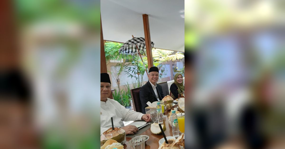 Momen Jokowi Persatukan Prabowo dan Ganjar di Atas Meja Makan