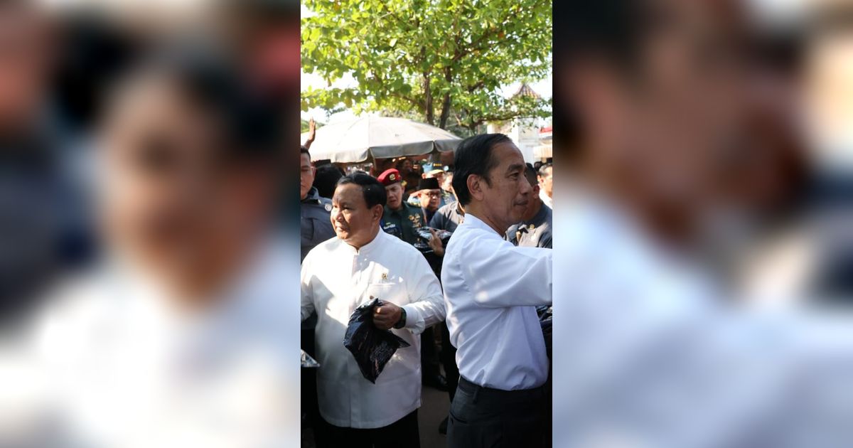 Potret Kompaknya Jokowi, Prabowo dan Ganjar Blusukan ke Pasar Grogolan Pekalongan