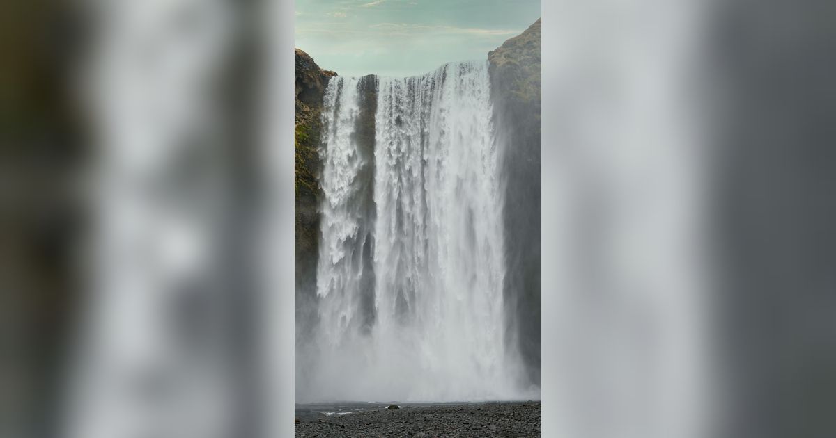 Sensasi Piknik dengan Meja Gantung di Atas Air Terjun, Segini Budget yang Harus Dikeluarkan