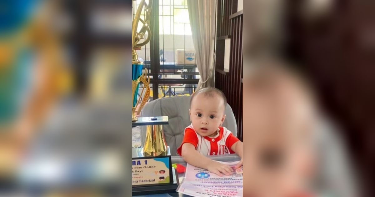 Potret Cantik dan Menggemaskan Baby Razeta Keponakan Ayu Ting Ting  Juara 1 Kontes Foto