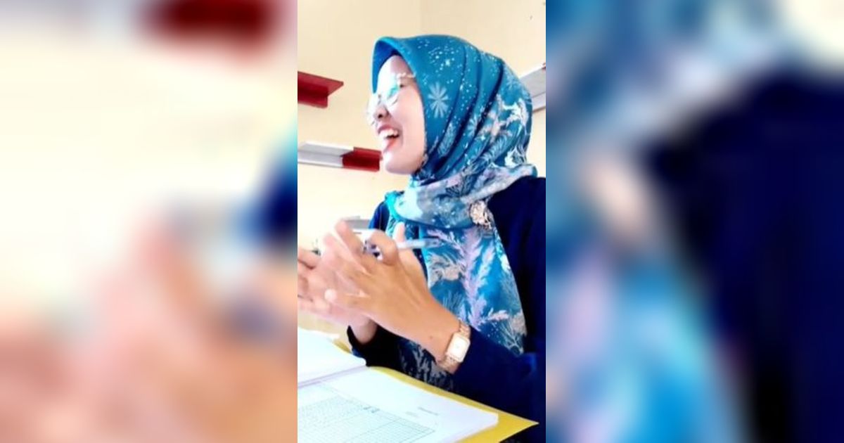 Momen Unik Guru Cek Presensi Murid di Kelas, Diminta Setor Kata Motivasi