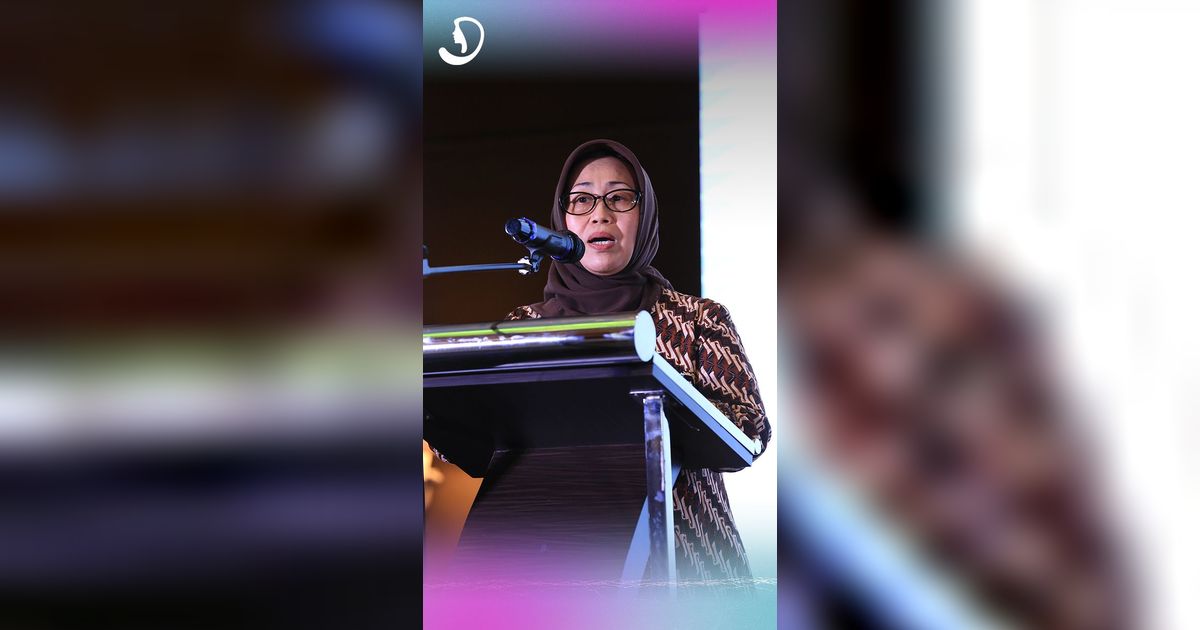 Sambil Bergetar, Ketua Dewan Pers Persembahkan Penghargaan Untuk Ibu