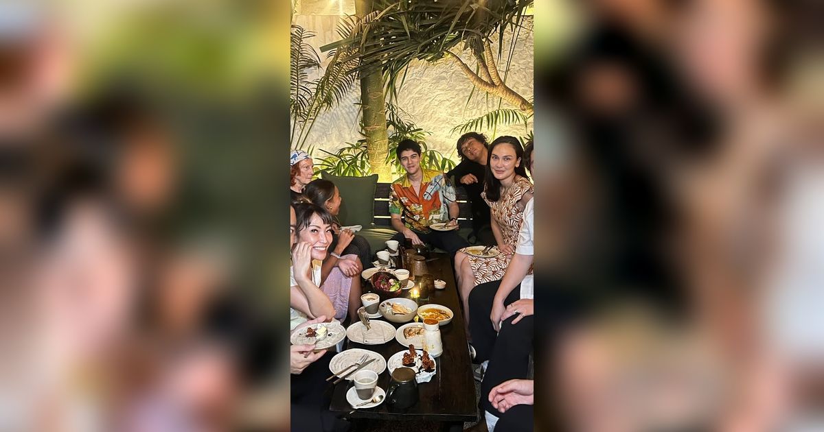 Ikut Makan Malam Bareng Keluarga dan Sahabat Luna Maya, Maxime Bouttier Duduk di Sebelah Kakak dan Ibu sang Kekasih jadi Sorotan