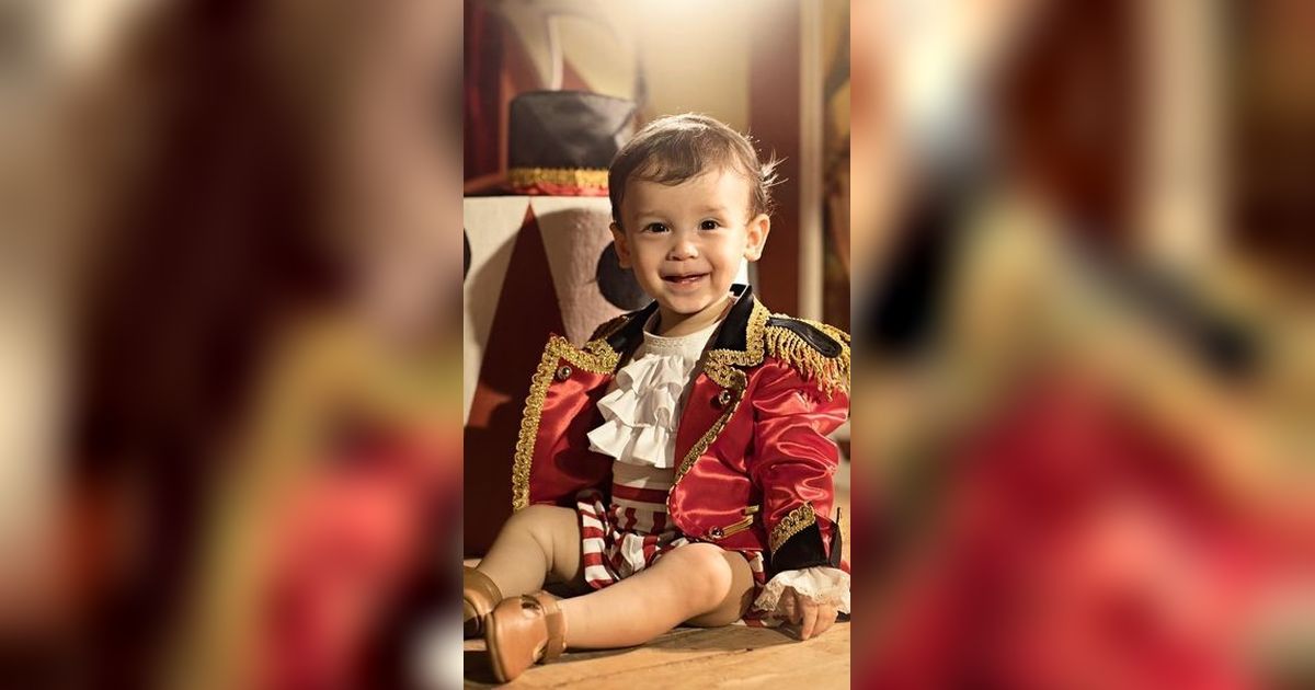 8 Potret Baby Yannick, Anak Yasmine Wildblood yang Kini Berusia 1 Tahun, Menggemaskan dalam Balutan Baju Pemain Sirkus