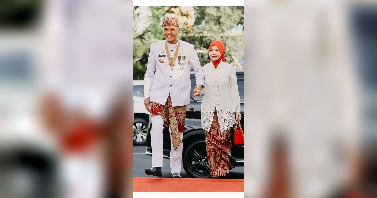 Momen Siti Atikoh Bisik-bisik dengan Iriana Jokowi di Belakang Para Suami, Ganjar: Kami Ngikut Saja
