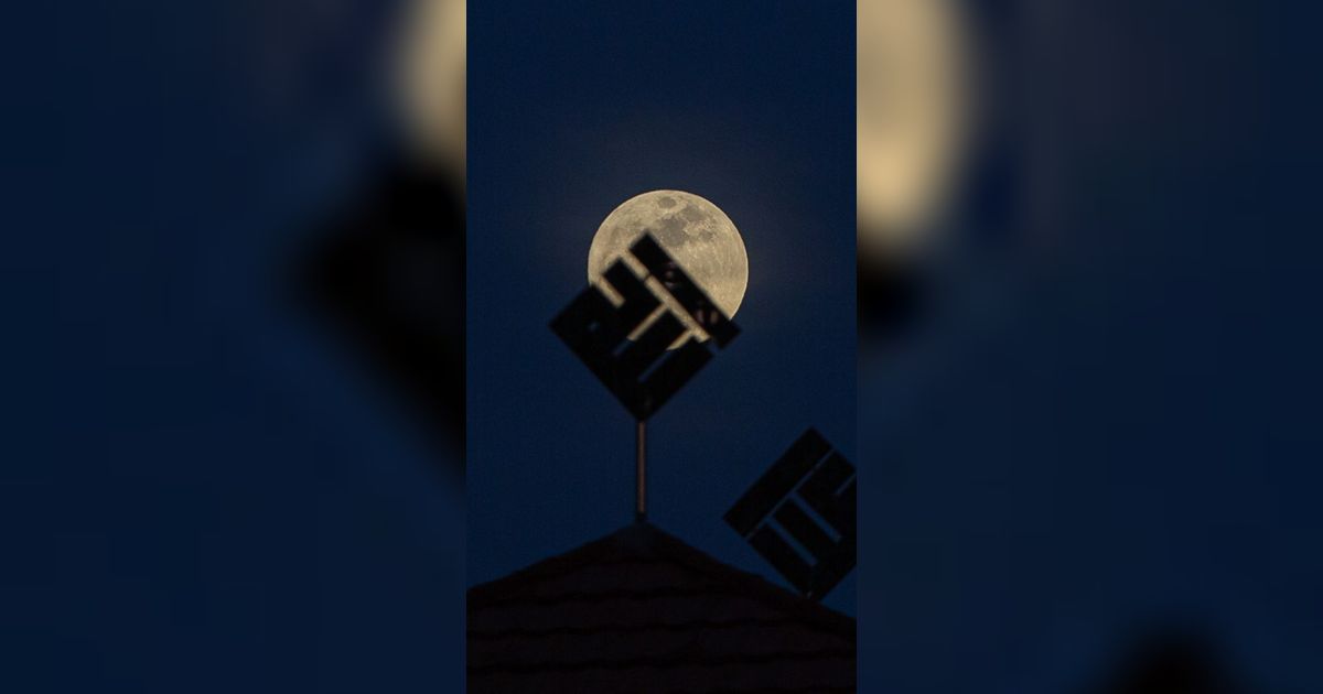 FOTO: Fenomena Super Blue Moon Hiasi Langit Jakarta, Beginilah Penampakan Langkanya