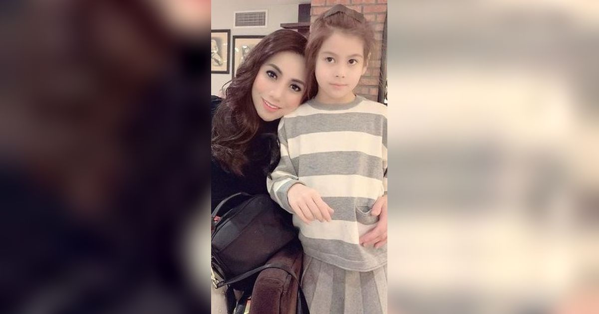 Potret Siti KDI dan Sang Putri yang Berdarah Turki, Kecantikan Sang Buah Hati Tuai Pujian