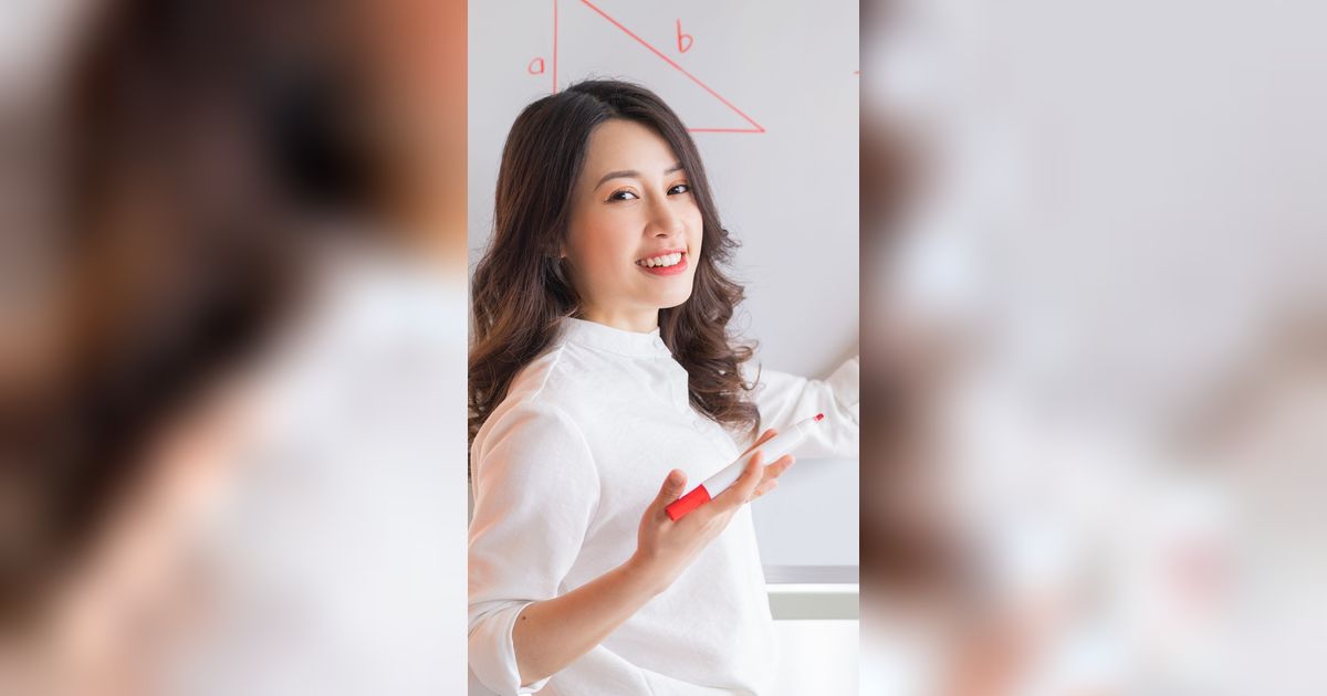 Momen Siswa Tidur Pulas di Kelas, Netizen: Bangun-Bangun Melihat Bidadari