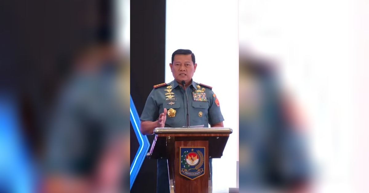 Bukan Panser Anoa, Begini Potret Panglima TNI Yudo Naik Reog Ditonton Ratusan Prajurit