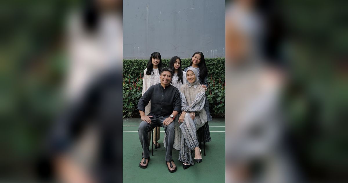 Ini Deretan Potret Ketiga Anak Alya Rohali, Berhasil Diterima di 5 kampus luar negeri Hingga Menjadi Pemenang Gadis Sampul