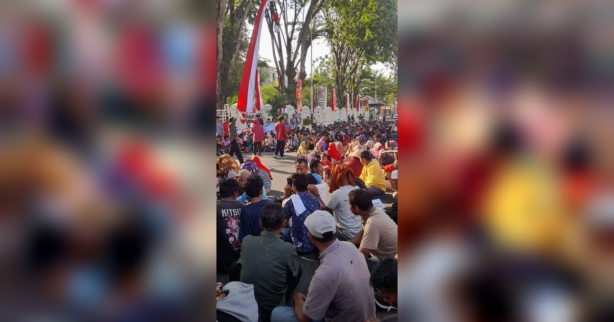 Kesal Selalu Tak Digubris, Warga Kabupaten Pasaman Geruduk Kantor Gubernur Sumbar Mahyeldi