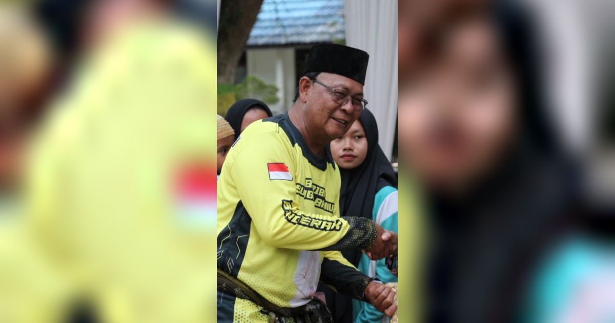 Hari Kedua Turdes, Gubernur Kalsel Bagikan Bantuan Ke Desa Kuala Lupak