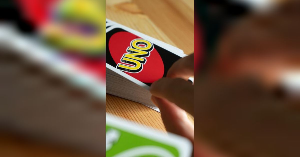 Mattel Uno Quatro job posting offers $4,444 per week to play game