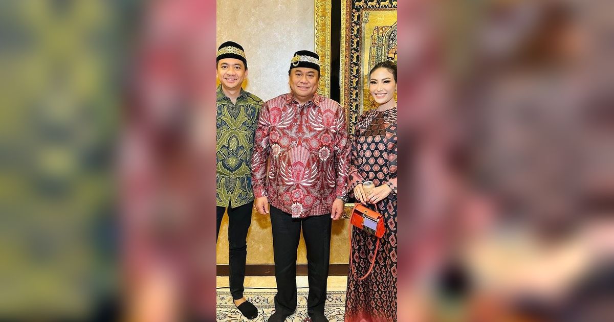 Cantiknya Ayu Dewi Foto bareng Politisi Konglomerat, Sosoknya Orang Terdekat Regi Datau