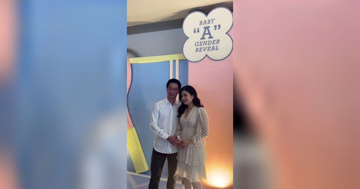 Intip Momen Gender Reveal Kehamilan Valencia Tanoe yang Berkonsep Unik