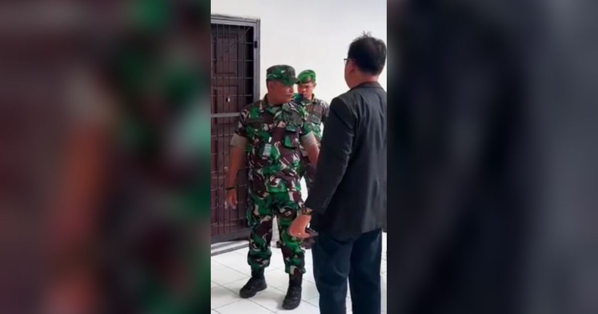 Puluhan Prajurit TNI Geruduk Polrestabes Medan Minta Saudara Terjerat Pemalsuan Ditangguhkan