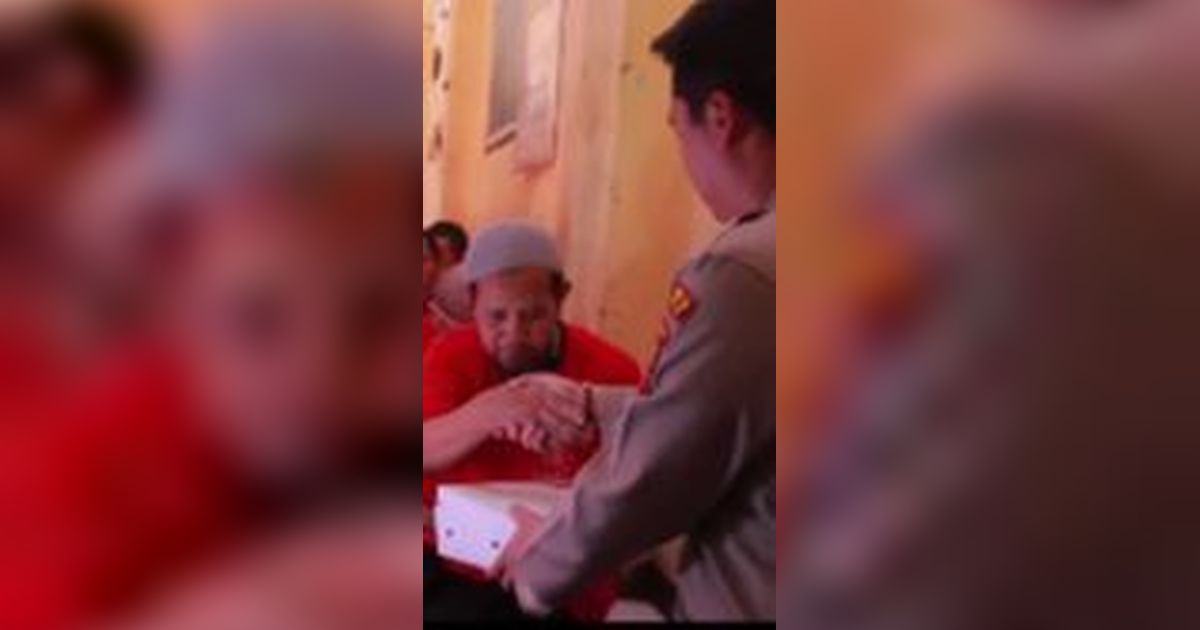 Sambil Beri Nasihat, Kapolres Klaten Makan Siang Bersama Para Tahanan