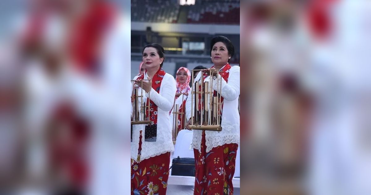 Kecenya Istri Panglima TNI & Kapolri Pakai Kebaya Main Angklung, di Sampingnya Ada Mantan Model Jadi Istri Menteri