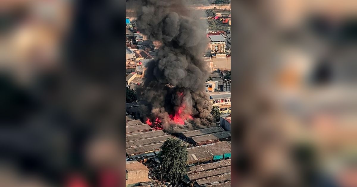 Pasar Kambing Tanah Abang Kebakaran, Kepulan Asap Hitam Membumbung di Udara