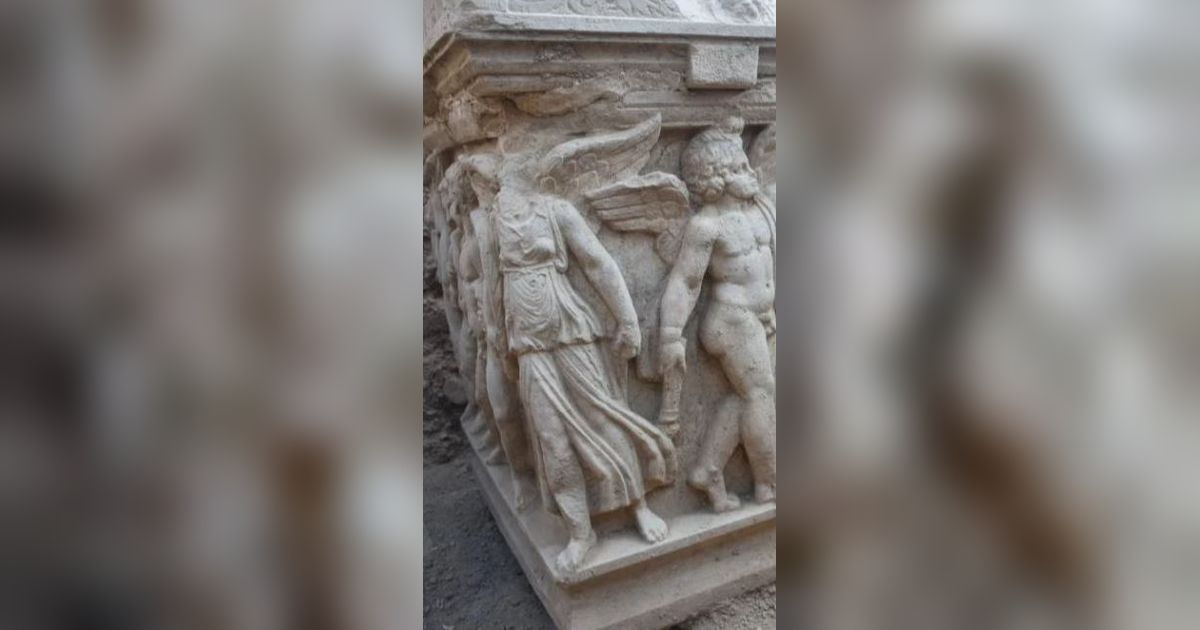 Arkeolog Temukan Peti Mati Romawi Kuno, Desainnya Luar Biasa Indah, Isinya Bikin Penasaran