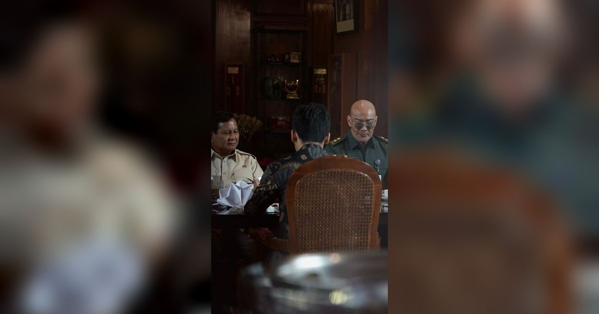 VIDEO: Deddy Corbuzier Minder Lihat Prabowo Minum Kopi Dikasih Tepuk Tangan, 