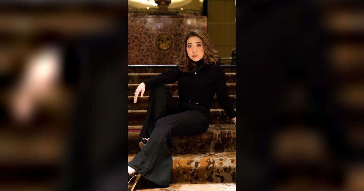 Komika yang Pernah Jadi Guru Honorer Ini Dulunya Tinggal di Rumah Gubuk, Kini Huniannya Mewah Bak Istana!