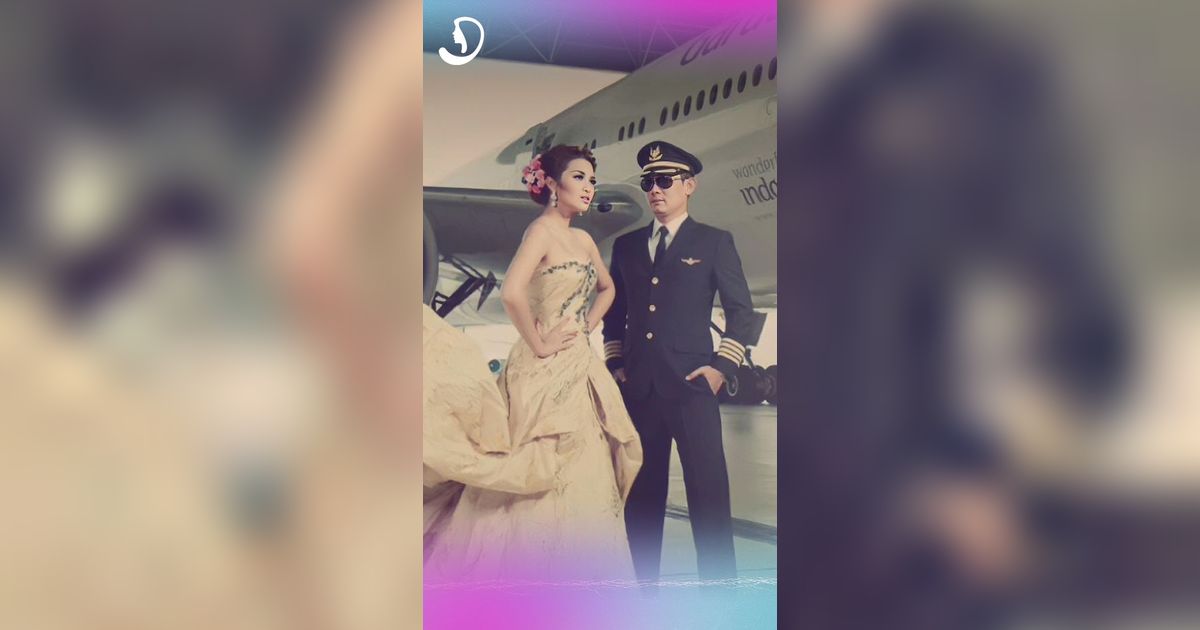 Mengintip Rumah Fitri Carlina dan Suami Pilot, Banyak Koleksi Miniatur Pesawat
