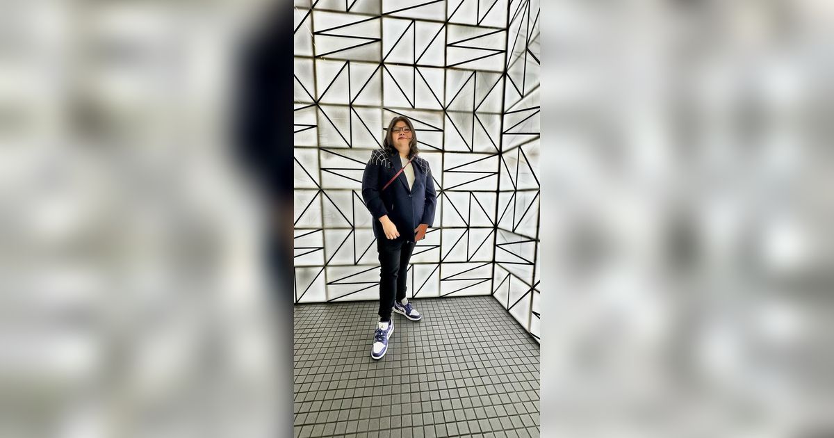Dijuluki `The Real Sultan` Artis Ini Ternyata Cicit Pahlawan Indonesia, Punya Bisnis Mentereng Hingga Pesawat Parkir di Halaman Rumah!