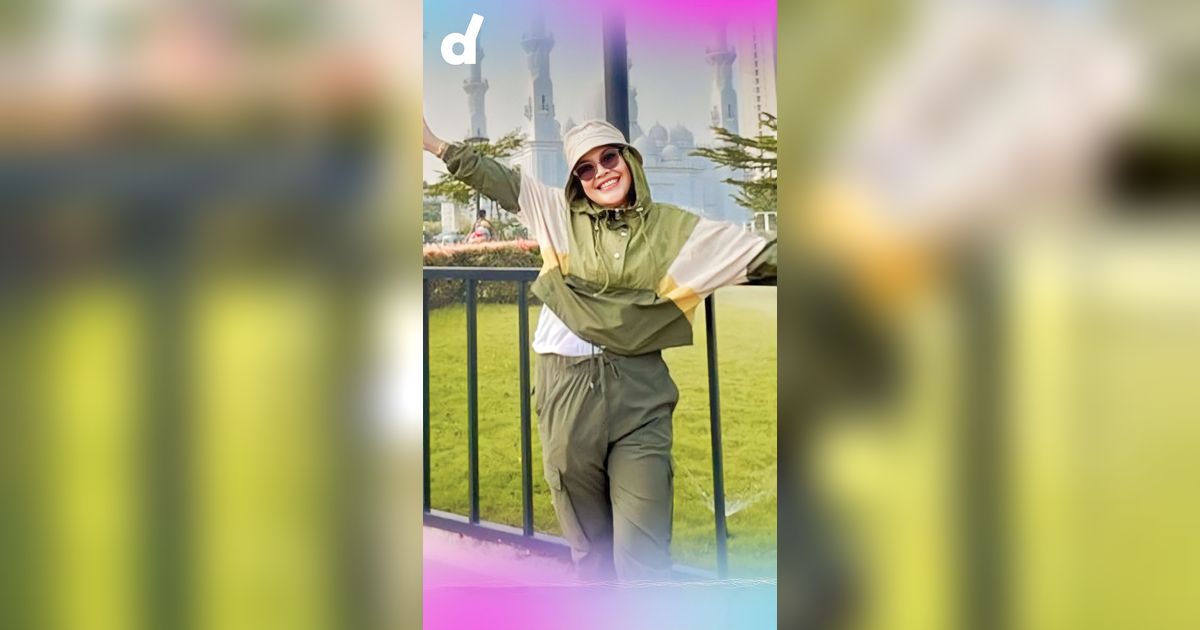 Umi Kalsum Dicibir Sibuk Live IG saat Umroh, Ayu Ting Ting Auto Pasang Badan