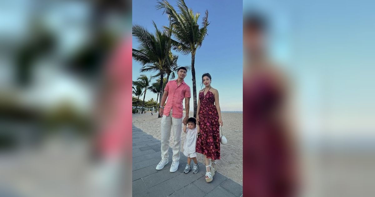 Cantik Banget! Potret Nikita Willy Tampil Stunning Pakai Dress Merah Hadiri Acara Pernikahan di Bali