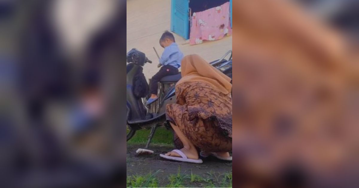 Cara Ibu ini Hidupkan Motor jadi Sorotan, Bikin Warganet Terenyuh & Ramai-ramai Tawarkan Bantuan