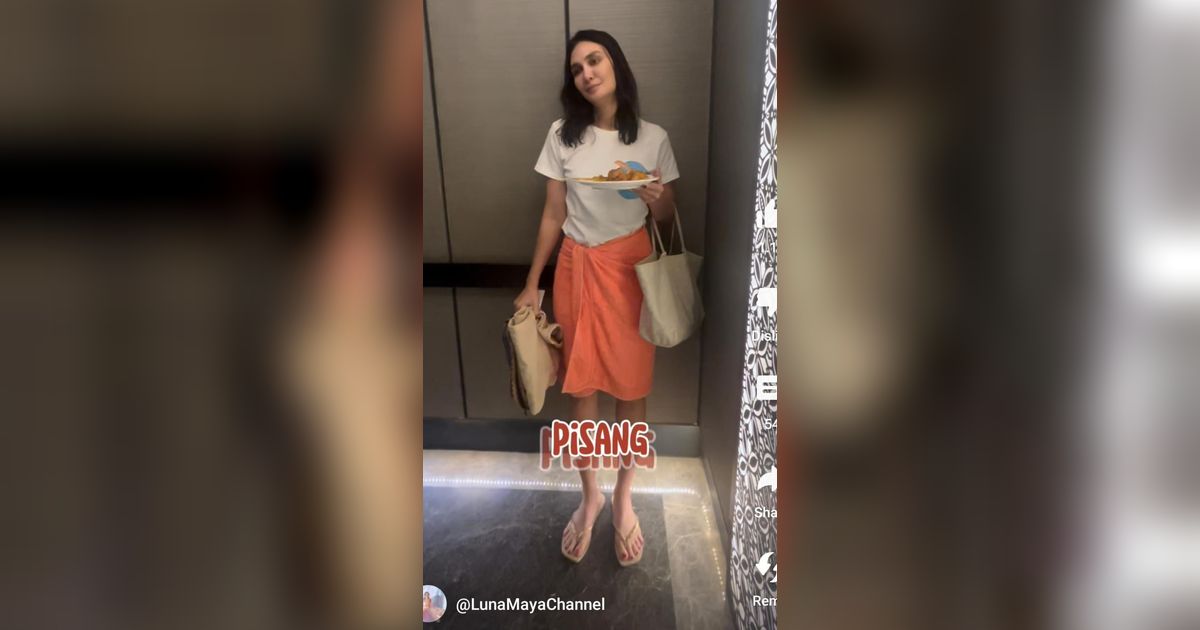 Heboh Luna Maya Jalan di Lobby Hotel Cuma Pakai Handuk & Rambut Basah Sambil Pegang Piring