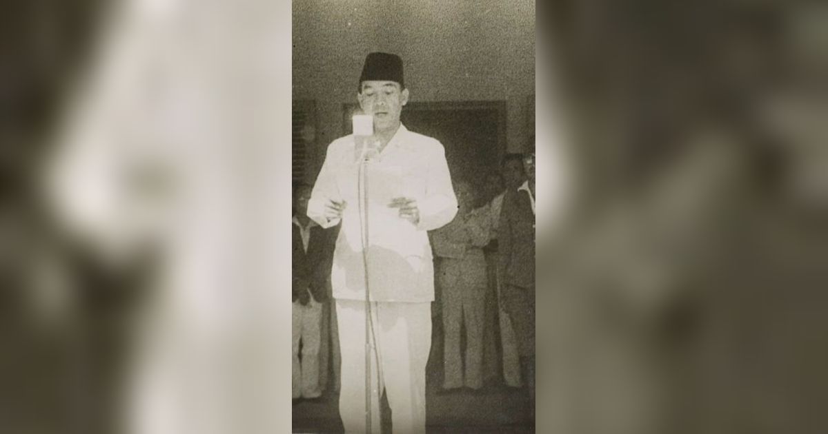 Momen di Balik Layar Detik-detik Proklamator Soekarno-Hatta Bacakan Teks Proklamasi, Khidmat & Sederhana