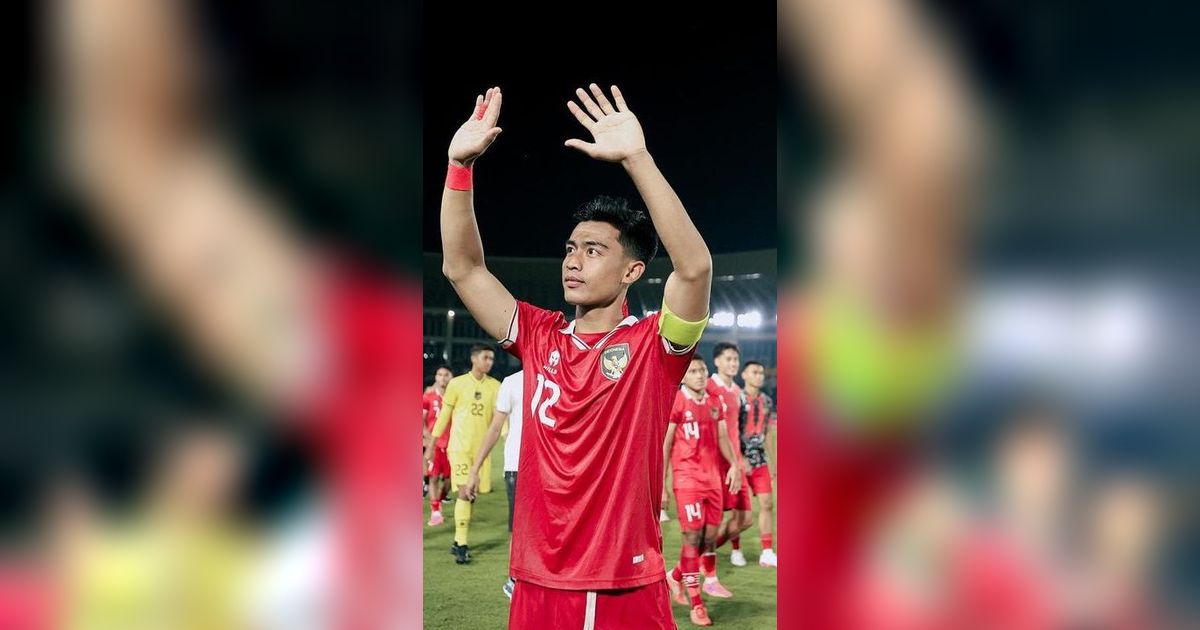 Momen Haru Ibu Pratama Arhan Sibuk Dzikir di Tribun Saat Anaknya Bertanding di Laga Indonesia vs Turkmenistan
