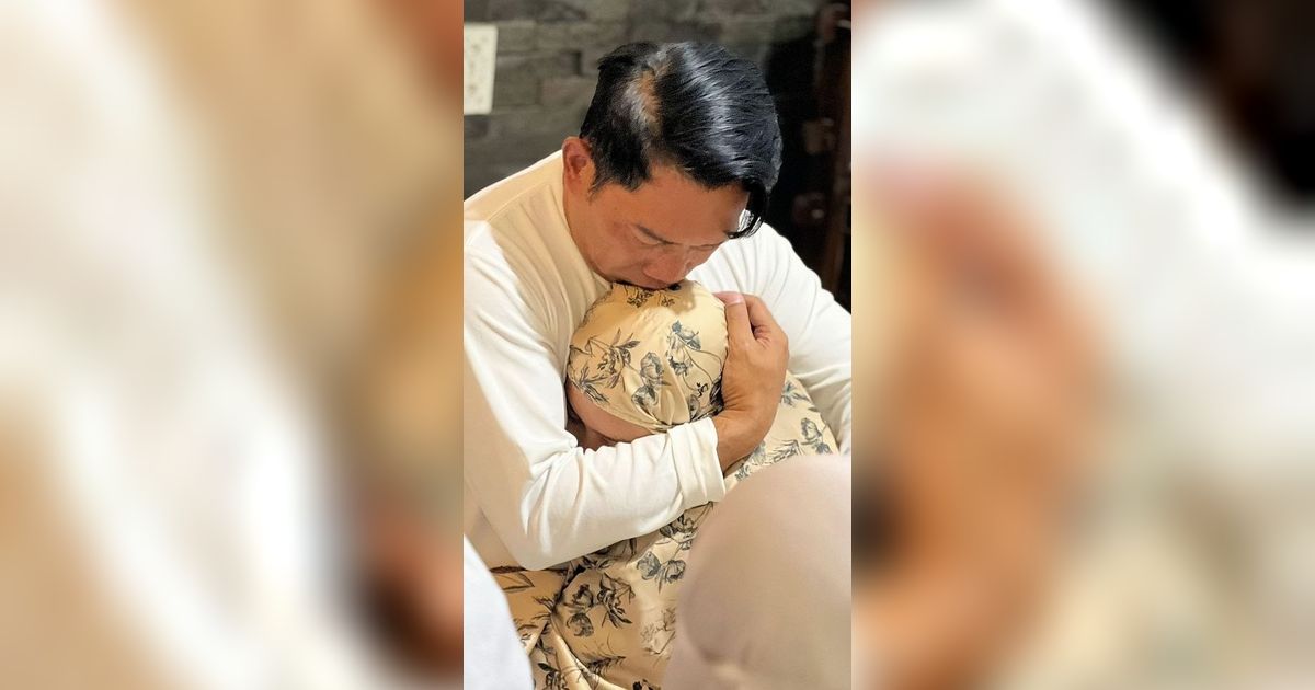 Penuh Tangis, Keluarga Ridwan Kamil Lepas Putri Semata Wayang Kuliah di UK