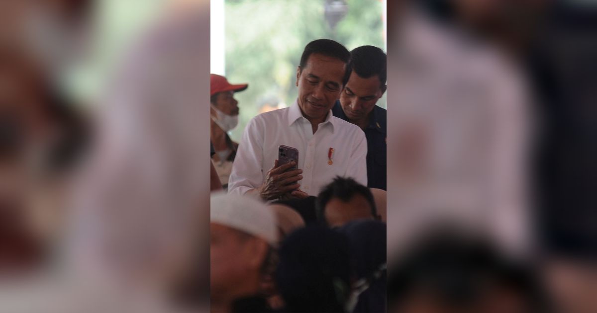 Jokowi Berhenti Lihat 'Pengamen' Dangdut Jalanan